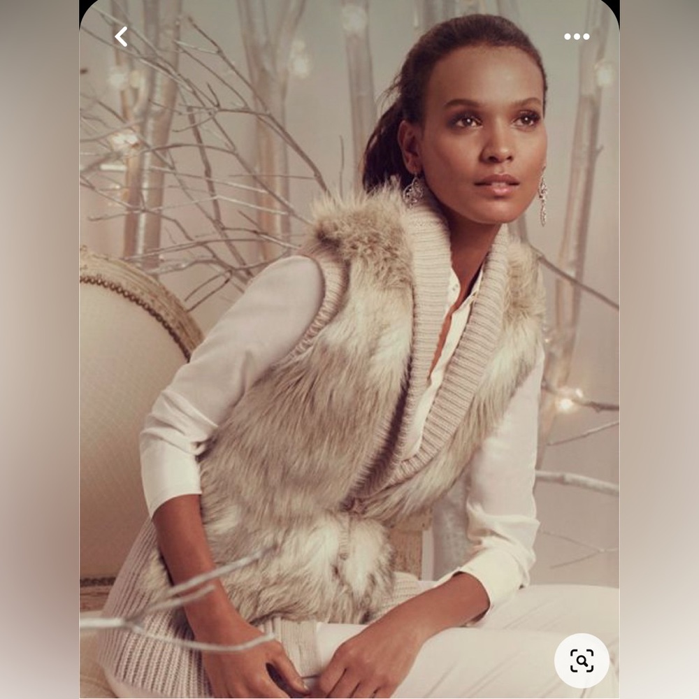 Ann Taylor faux fur sweater vest. Size S